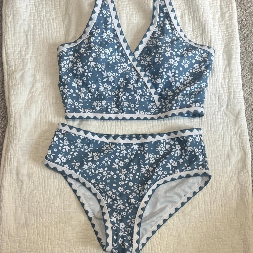 KANGKANG Girls Bikini Set, Size 10-12 Solid Color V-Neck Teen SuitW/chest pads - Picture 5 of 6